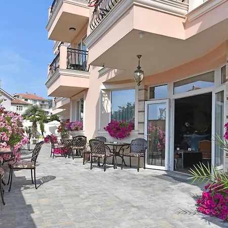 Sirena Palace Family Hotel 3*