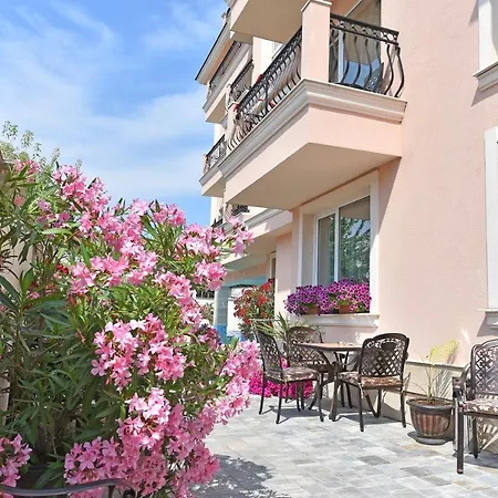 Sirena Palace Family 3* Obzor