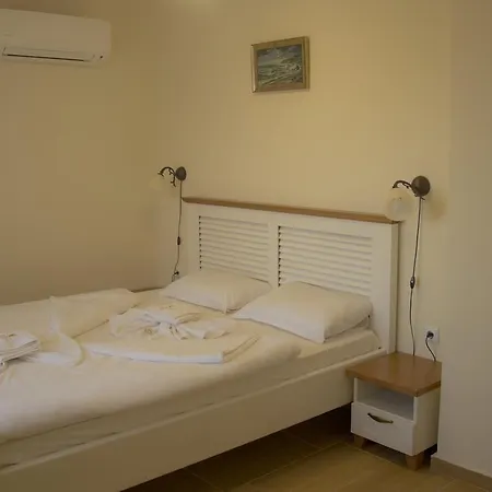 Sirena Palace Family فندق 3*