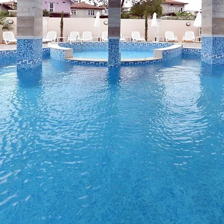 Sirena Palace Family فندق