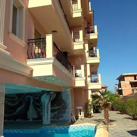 Sirena Palace Family فندق ابزور