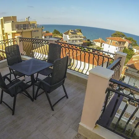 Sirena Palace Family فندق