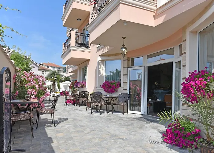 Sirena Palace Family Hotel 3*