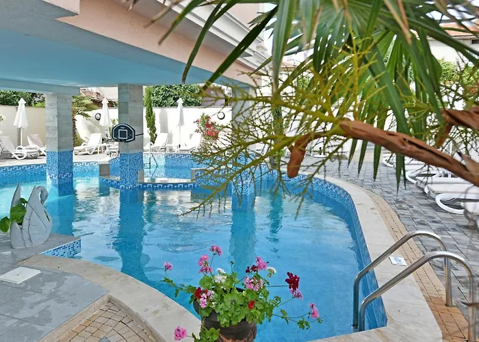 Sirena Palace Family 3* Obzor