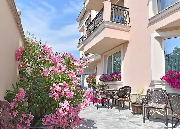 Sirena Palace Family 3* Obzor