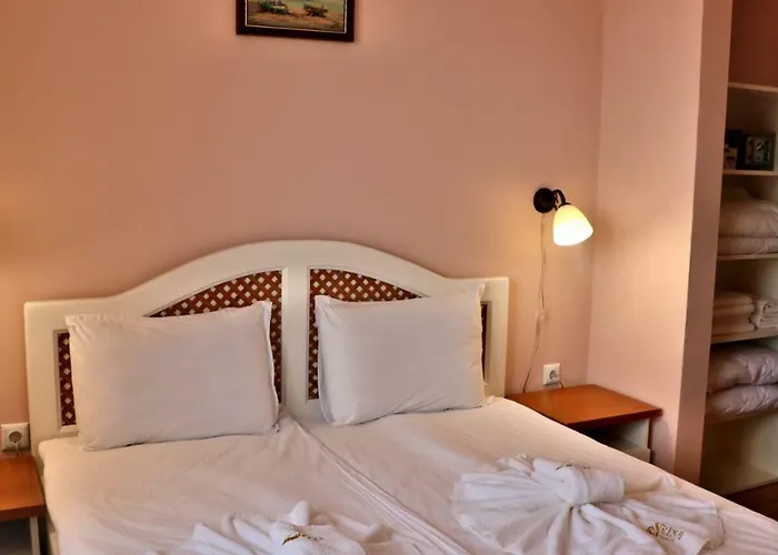 Sirena Palace Family